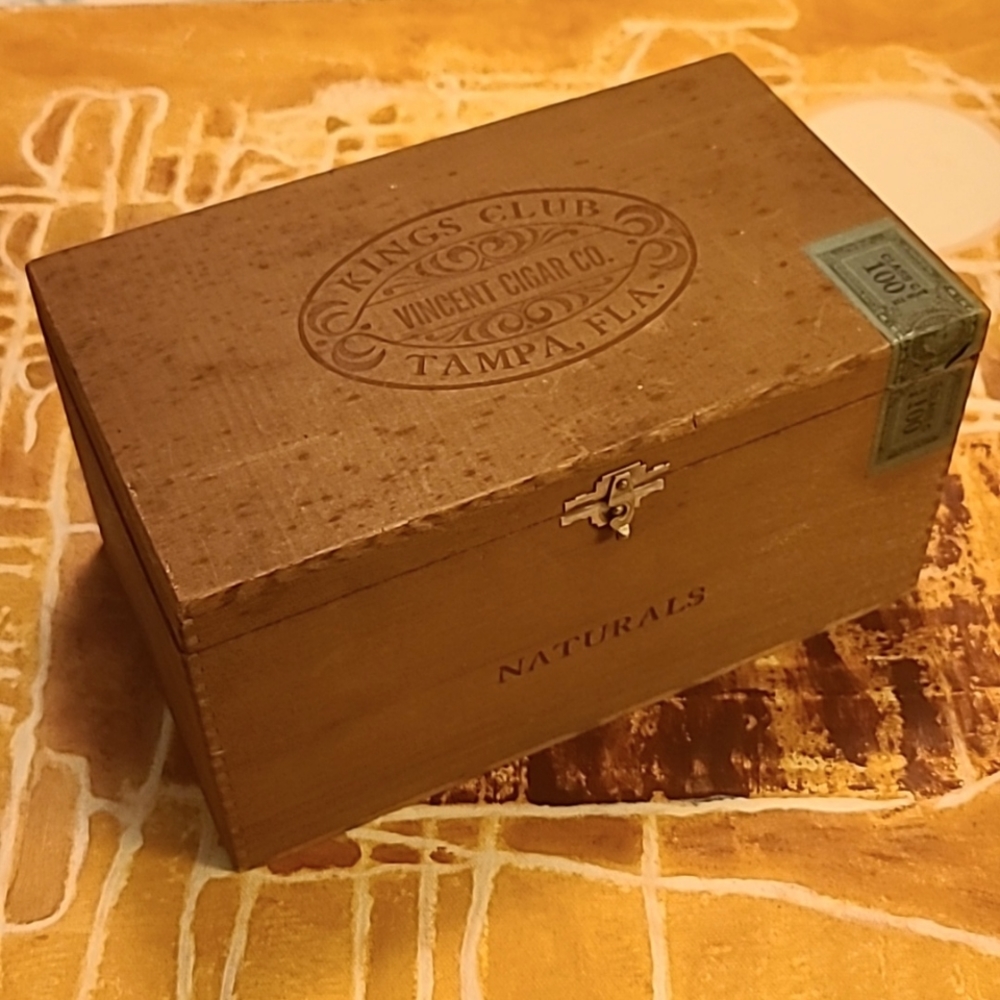 Vintage Kings Club Vincent Cigar Co. Cedar Cigar Box, Tampa, Fla